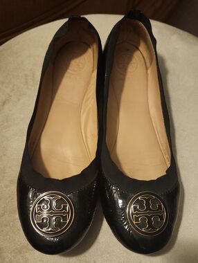 Tory Burch Black Patent Leather Logo Round-Toe Flats
